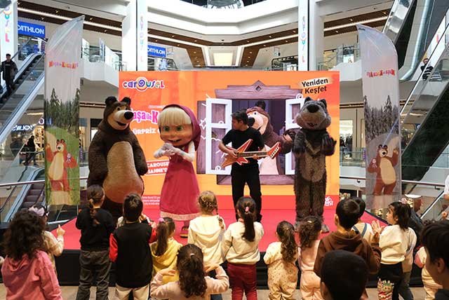 carousel-avm-masa-ile-koca-ayi